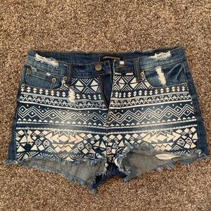 Patterned denim shorts